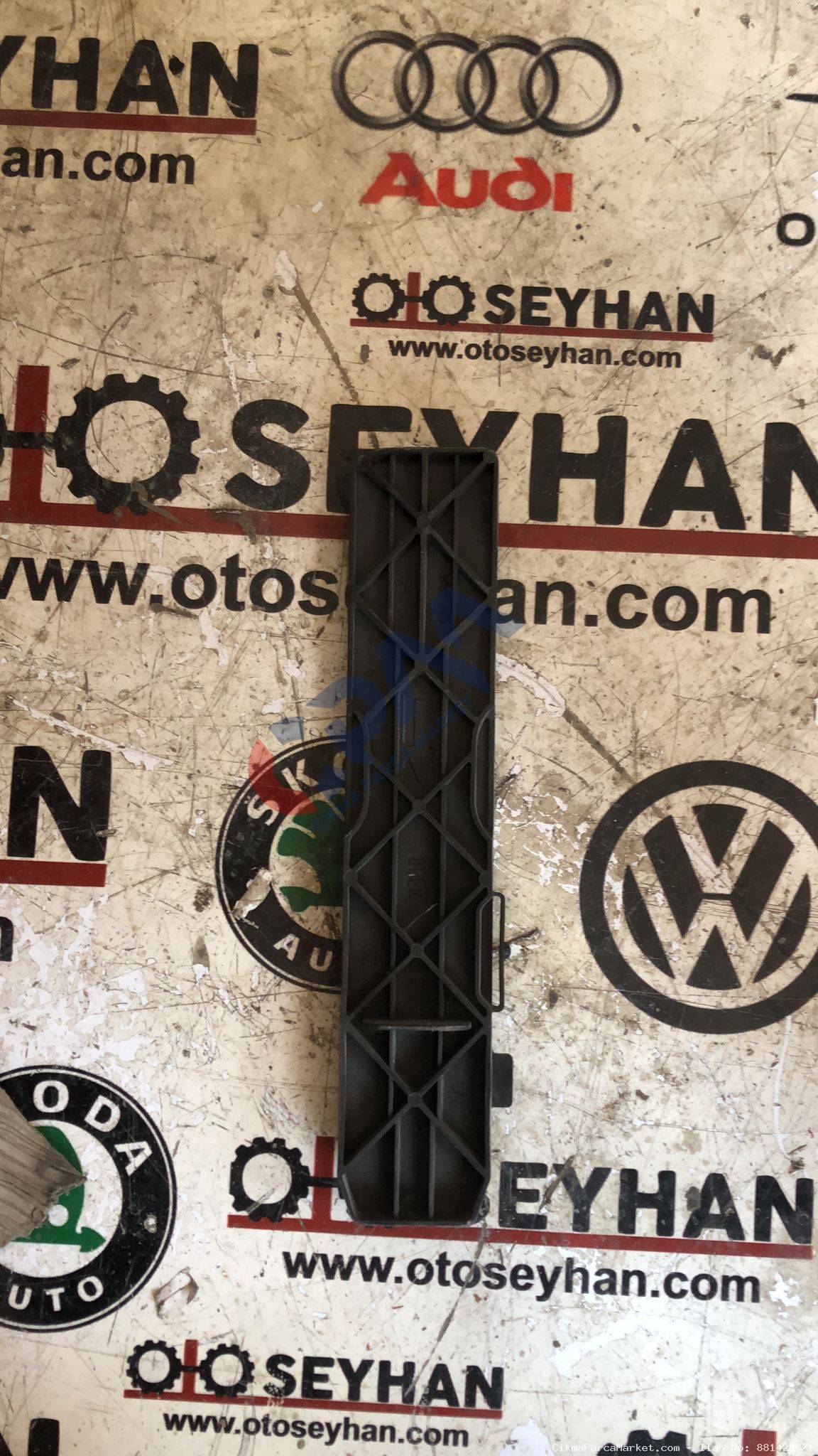 3C0819422 Volkswagen Golf 6 polen filtre kapağı