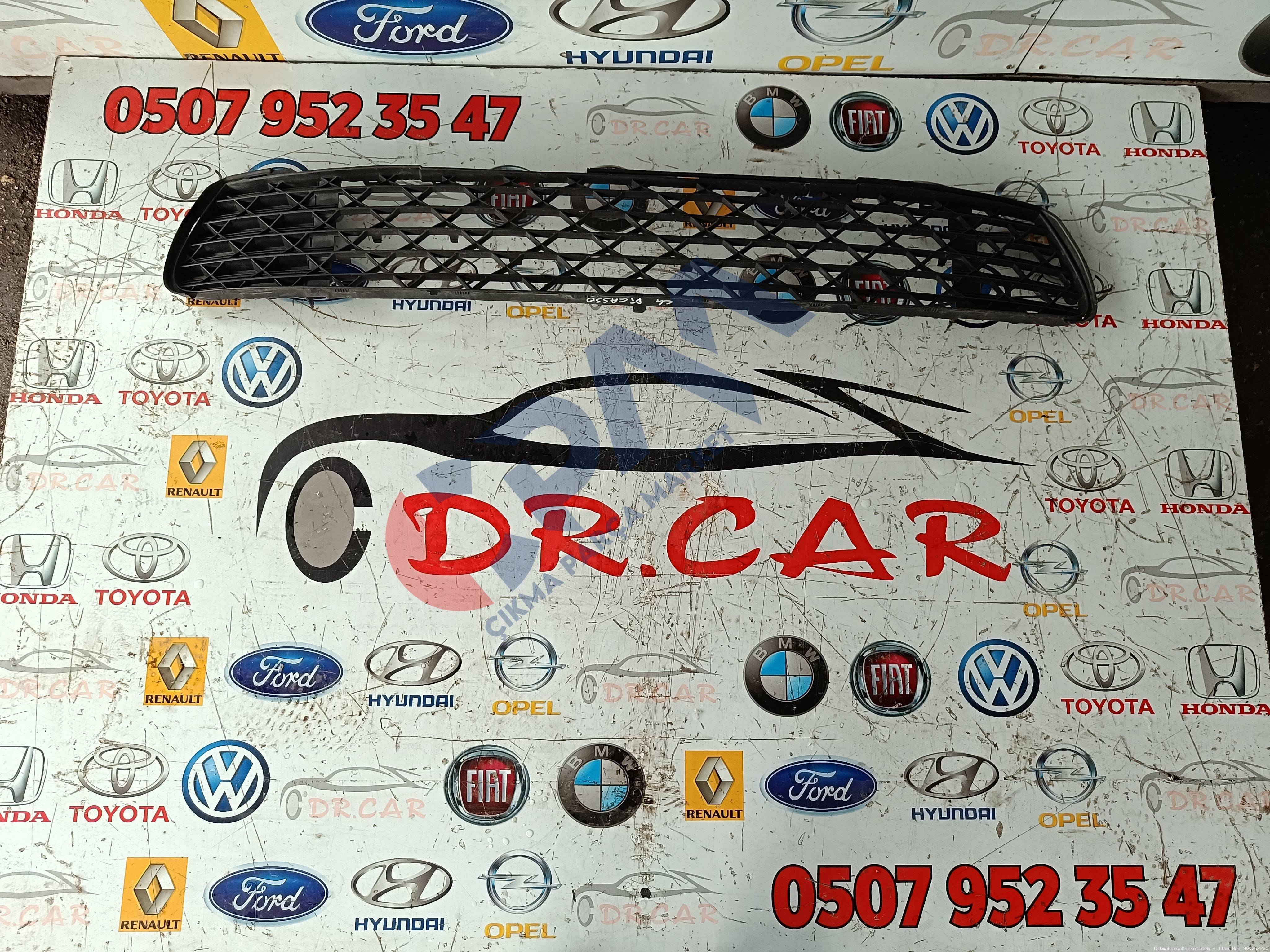 Citroen C4 Picasso  Ön Tampon Orta Izgara 9680402877