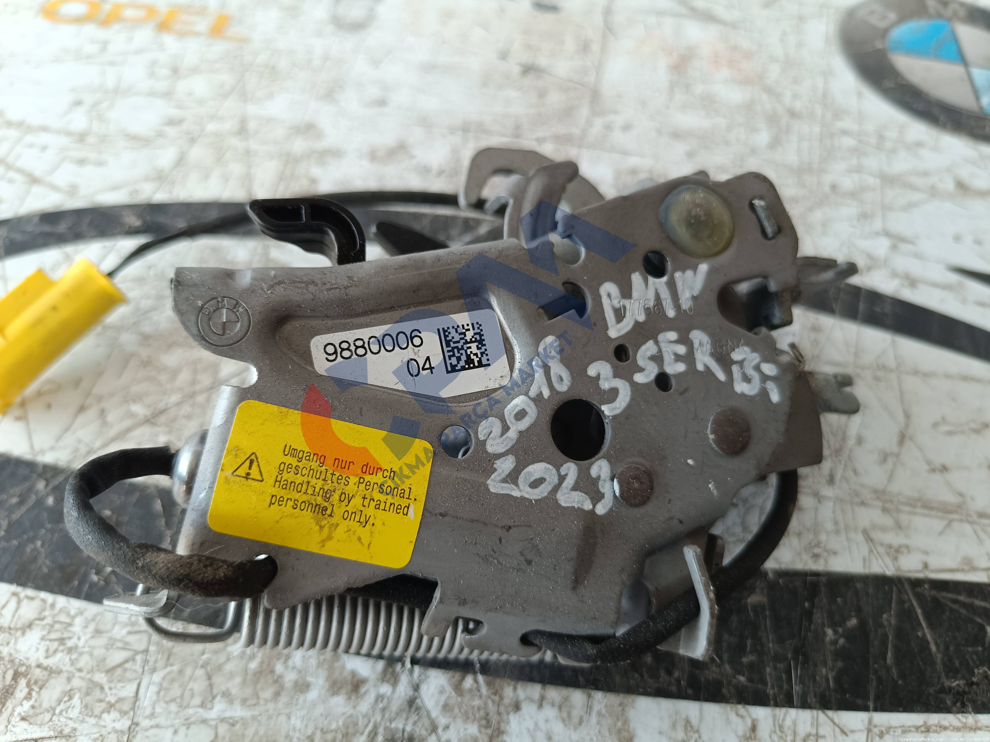 BMW 3 Serisi F40 F44 G20 G30 G01 G11 Ön Kaput Kilidi 988000604