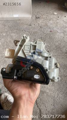 4G0839016E audi a3 sağ arka kapı kilidi