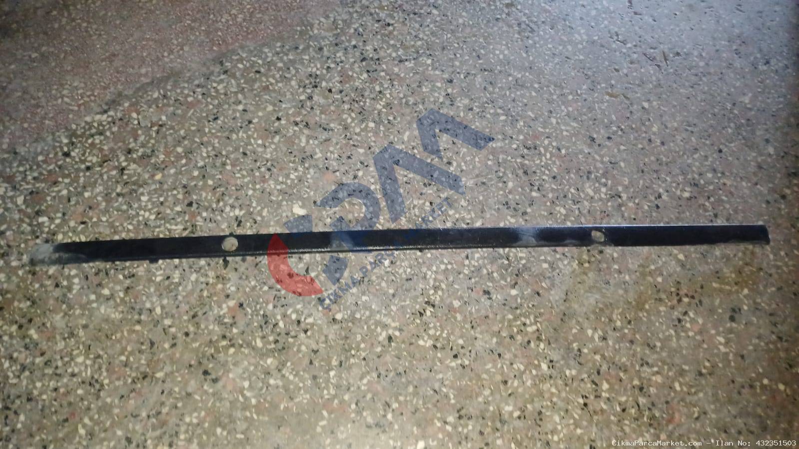 BMW 5 Serisi E39  Arka Orta Tampon Çıtası 51128184504