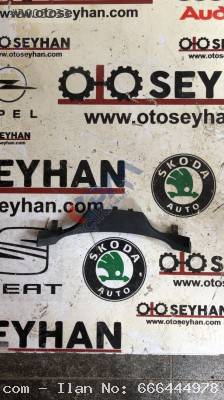 5K0857053D Volkswagen Golf 6 direksiyon kolonu kaplaması braketi