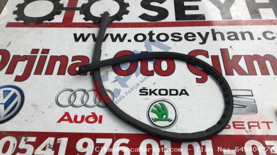 5G6839699D vw golf 7 sol arka kapı alt toz lastiği