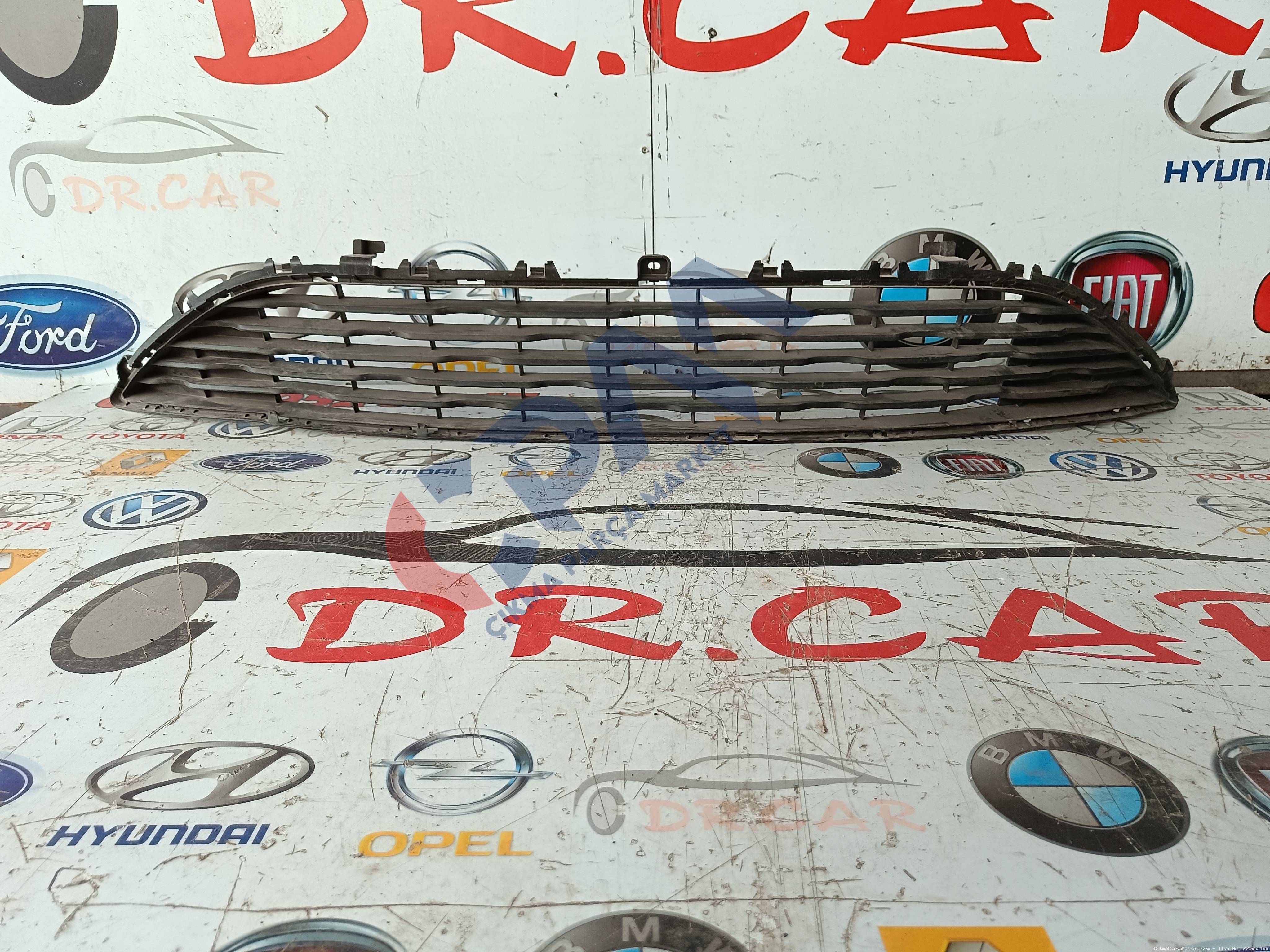 Opel Corsa F Ön Tampon Orta Izgara 9829831980 00