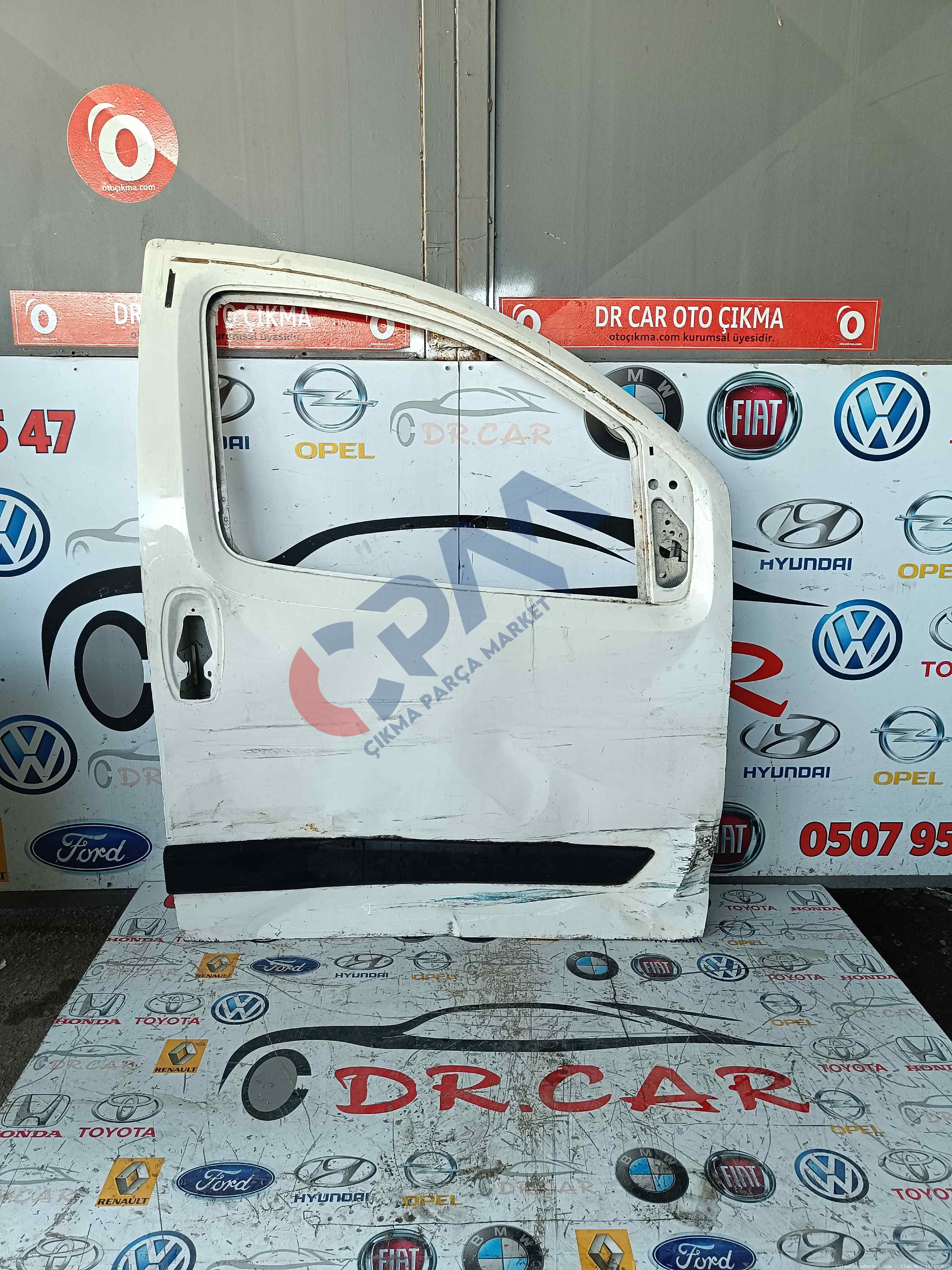 Fiat Fiorino Sağ Ön Kapı