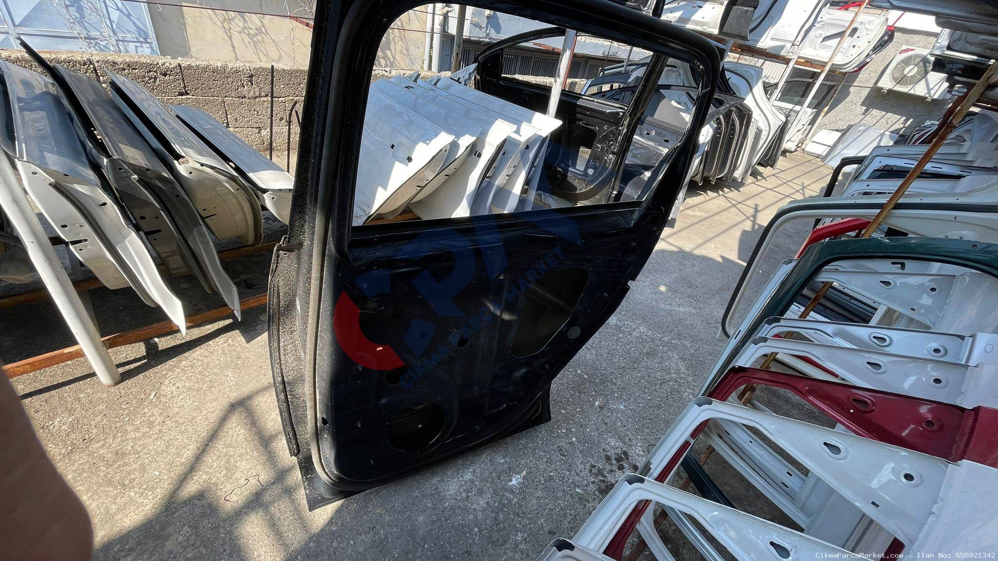 Audi Q7 Sağ Arka Kapı