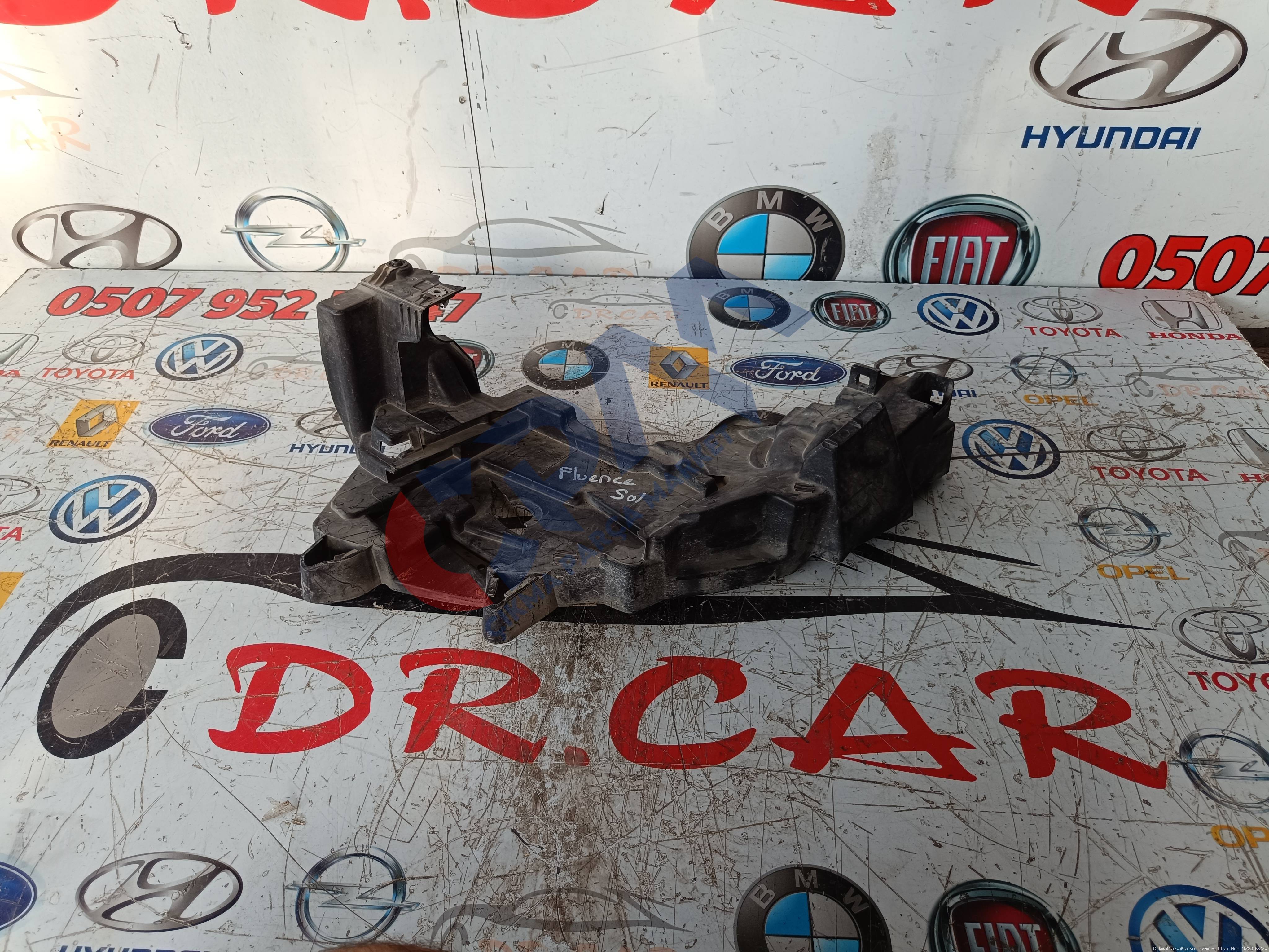 Renault Fluence Sol Ön Far Braketi 622230011R