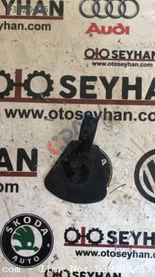 8P0886197 Volkswagen Golf 6 arka koltuk bağlantı yuvası kapağı