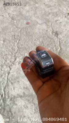 8V0959855C audi a3 sağ arka kapı cam açma kapama düğmesi