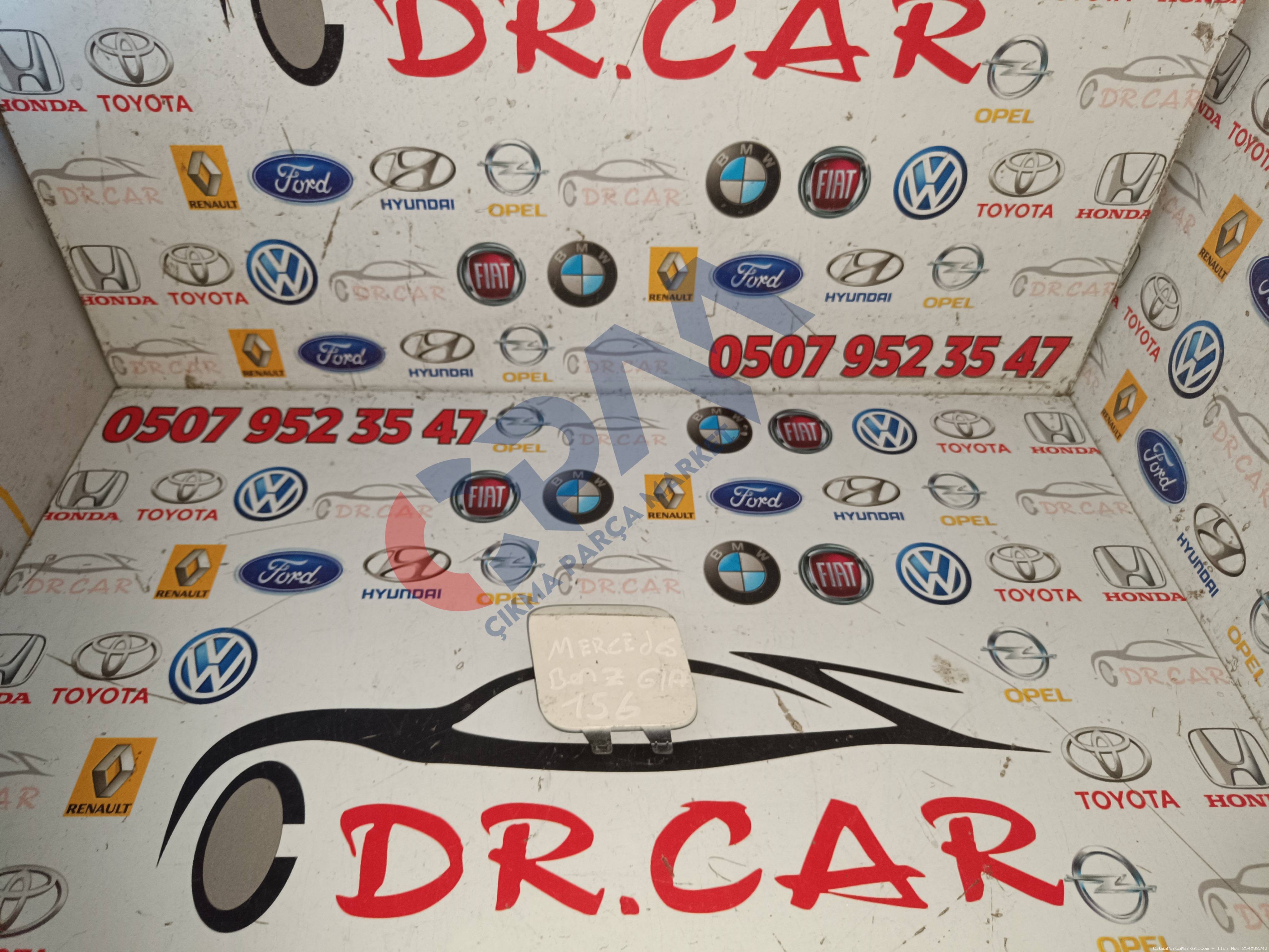 Mercedes GLA Serisi W156 Ön Çeki Kapağı A1568854922