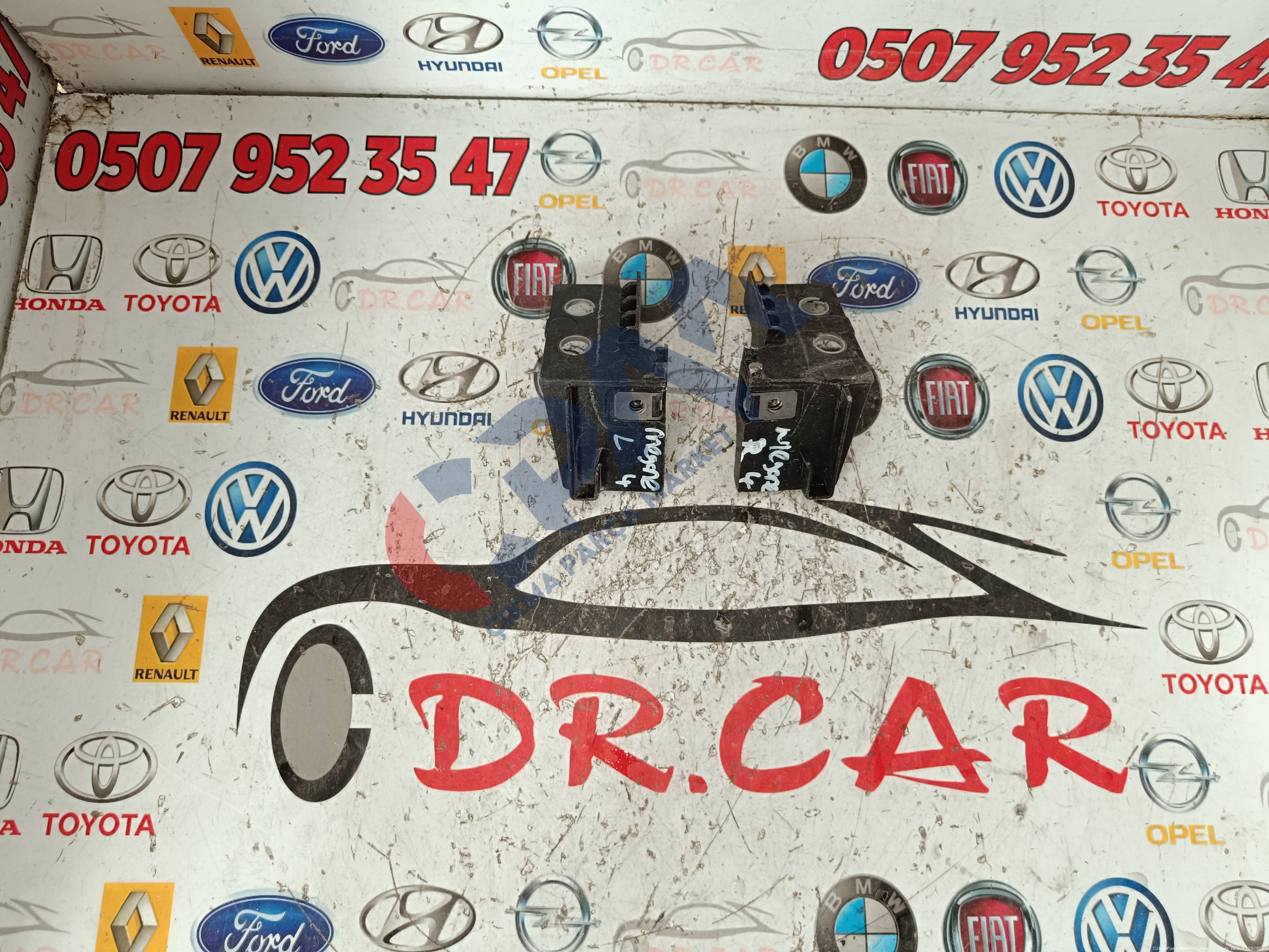 Renault Megane 4 Ön Panjur iç braketi 625279581R