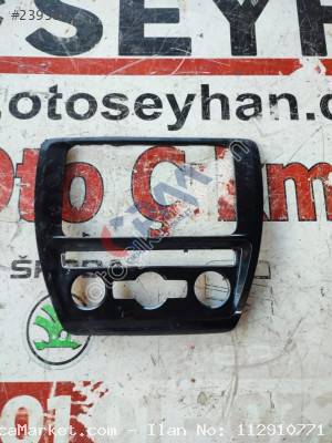 5C6858071F Volkswagen Jetta teyp çerçevesi