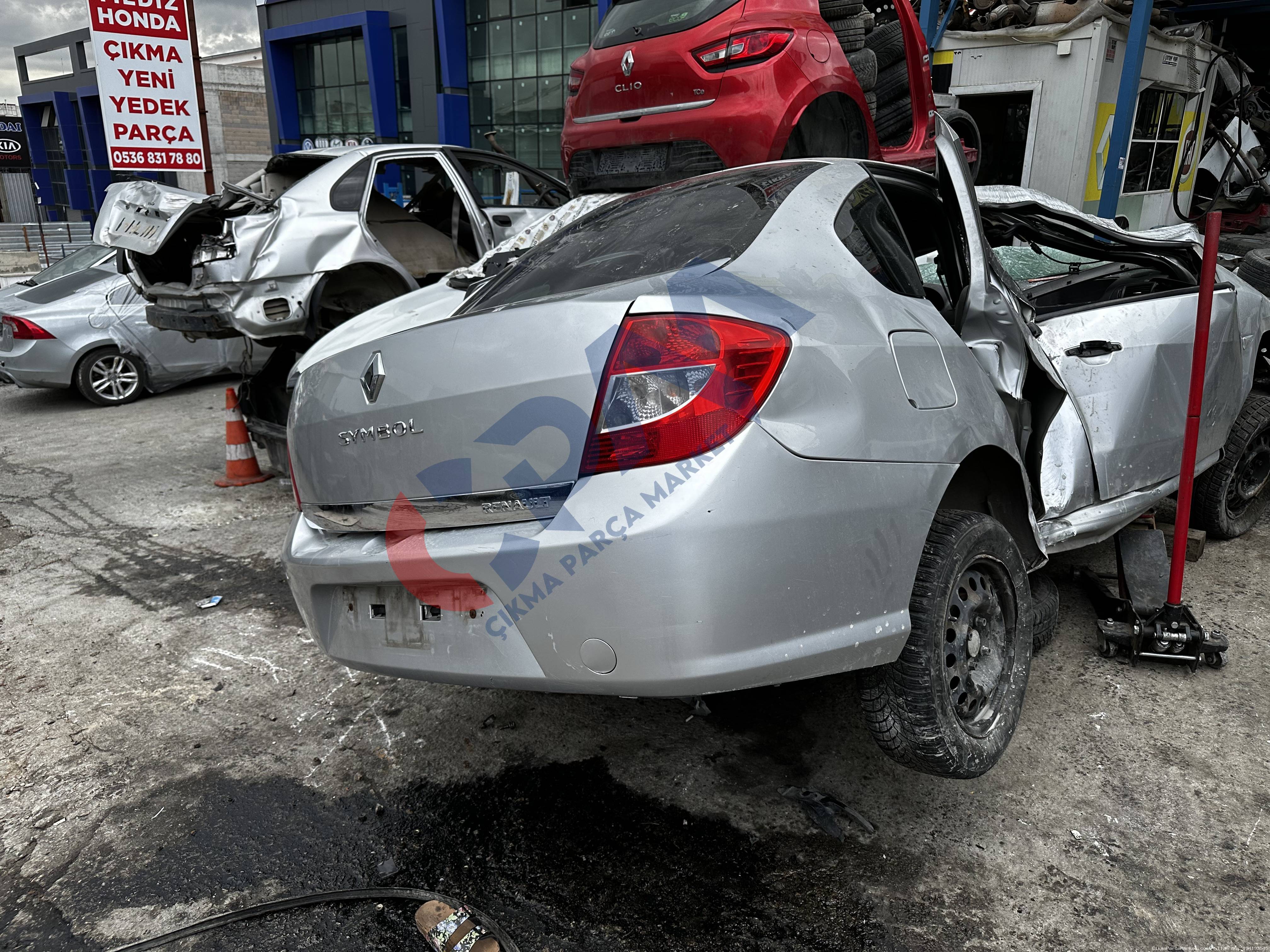 Renault Symbol Bagaj Kapağı