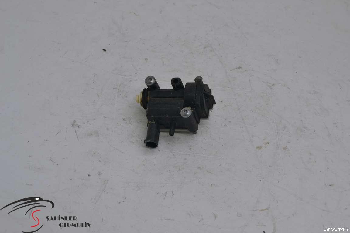 BMW 5 Serisi F10 F11 Yakıt Deposu Kapak Kilidi 6711720067402