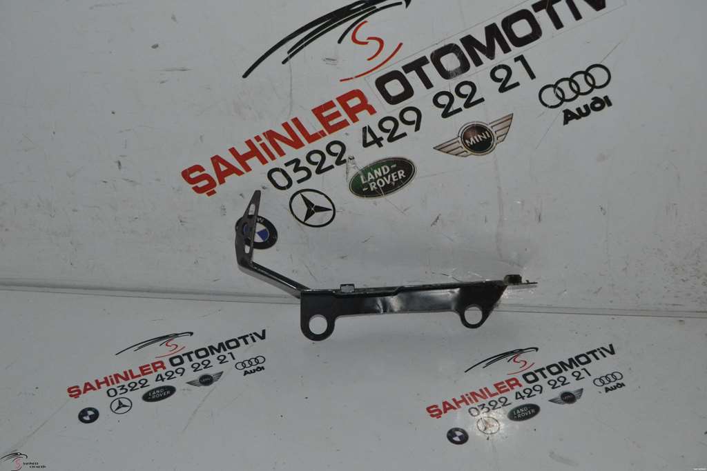 Audi A3 Sol Ön Çamurluk Braketi 8V0821091