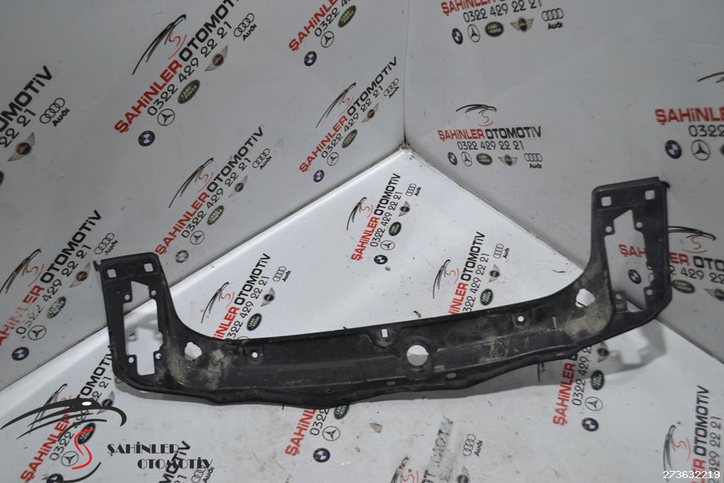 BMW 1 Serisi F20 F21 F22 F30 F31 F32 F36 Üst Panel Sacı 7245786