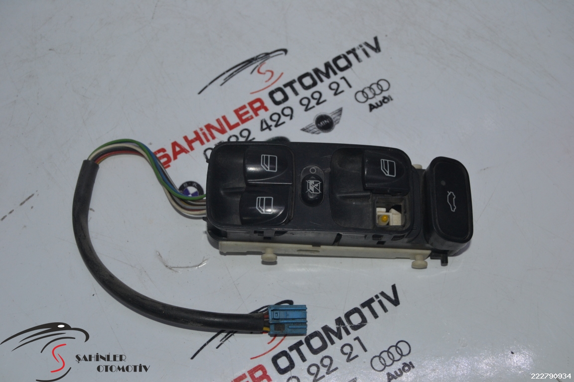 Mercedes C Serisi A203 W203 Cam Düğmesi A2038210679