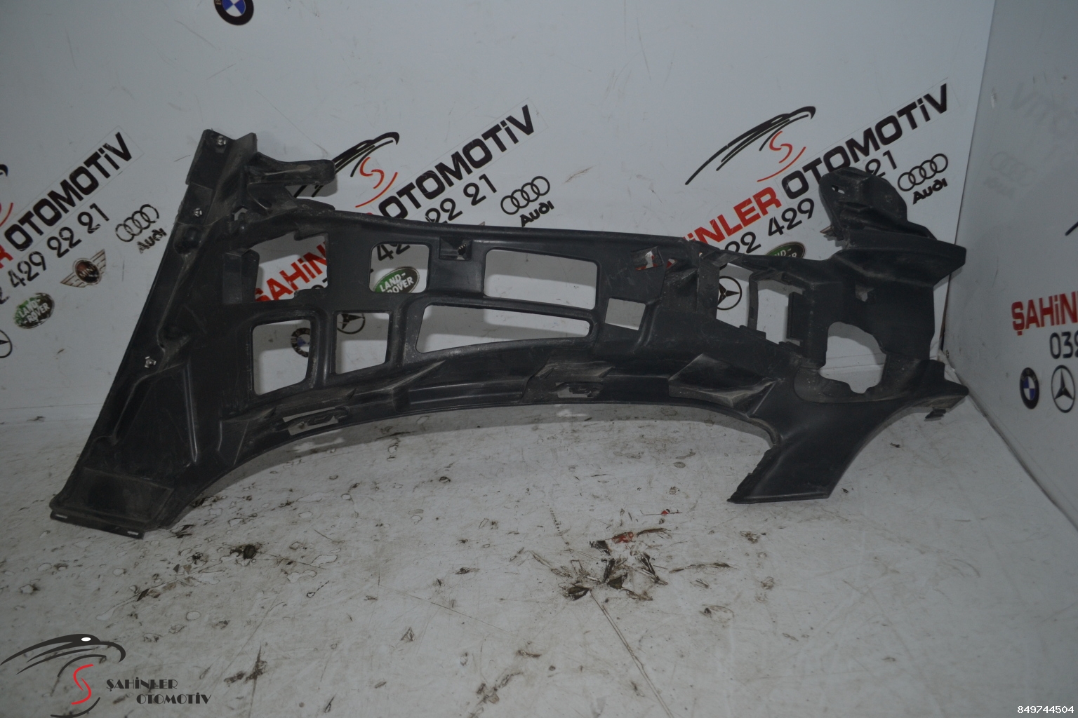 Mercedes C Serisi A205 W205 Sol Ön Tampon Braketi A2058853165