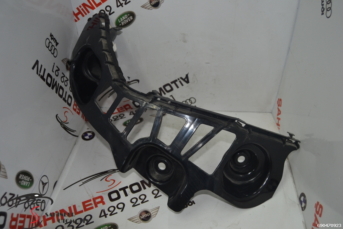 Mercedes CLA Serisi a118 w118 Tampon Braketi a1188853800