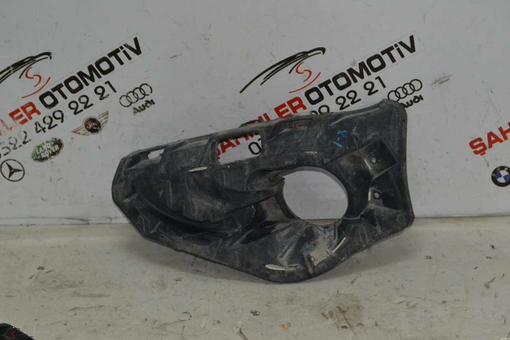 BMW X1 E84 Sol Far Braketi 51112991809