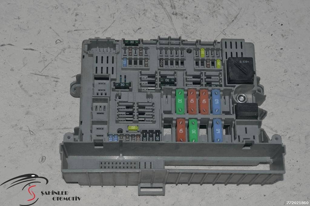 BMW 1 Serisi E87 Sigorta Kutusu 690662405