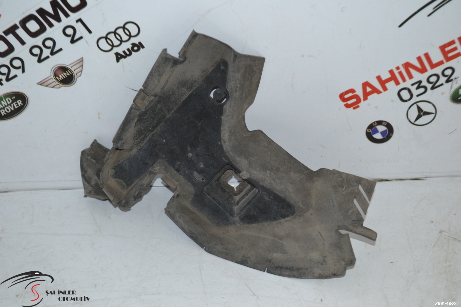 Mercedes E Serisi W213 A213 Sağ Radyatör Braketi A2135051230