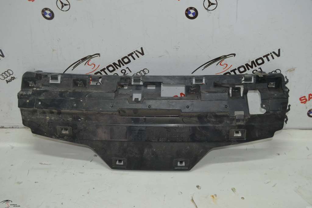 BMW 3 Serisi F30 F31 F35 Arka Tampon Braketi 7256921