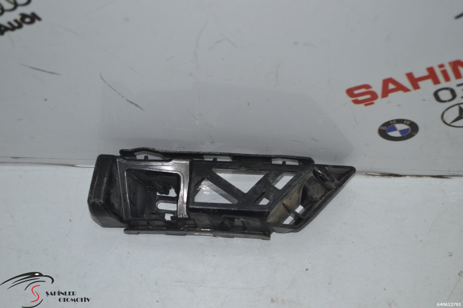 Mercedes S Serisi W222 A222 Sol Arka Tampon Braketi A2228851521