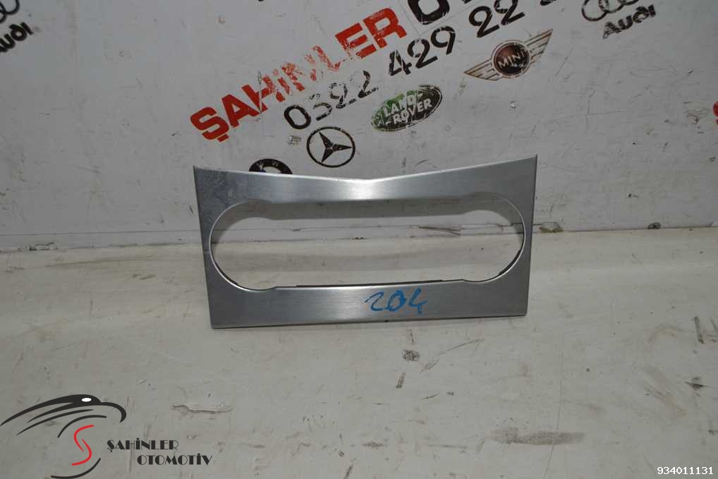 Mercedes C Serisi MERCEDES C SERİSİ W204 KOSNSOL KAPALAMA Konsol a2046800490