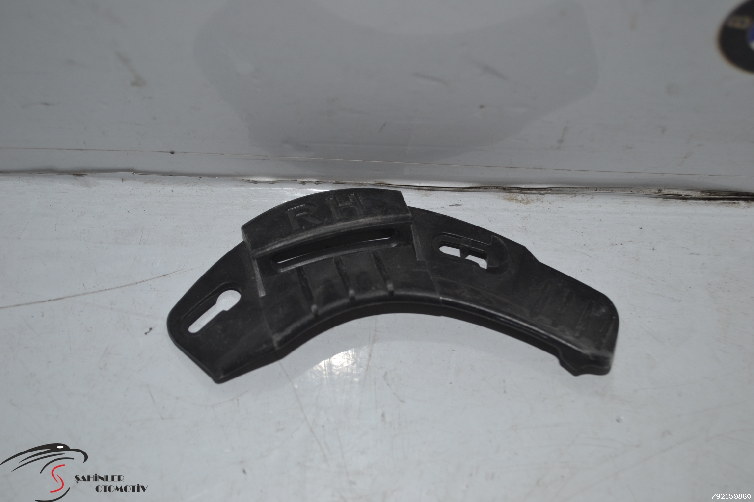 Mercedes Smart Forfour W454 A454 Sağ Ön Braket A4548810406