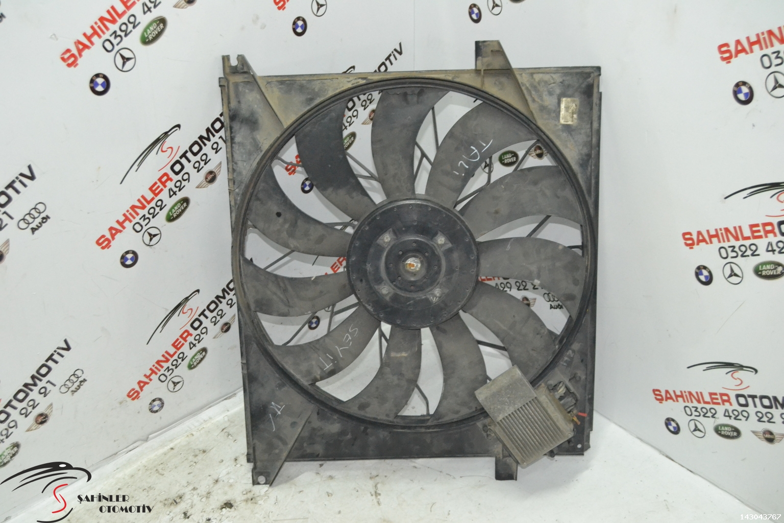 Mercedes ML Ön Fan 885002079