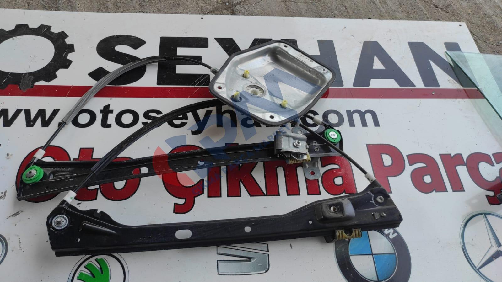 1K5837462B Volkswagen Jetta sağ ön kapı cam kirikosu