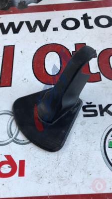 8P0886197 volkswagen audi seat skoda arka koltuk bağlantı kaplaması