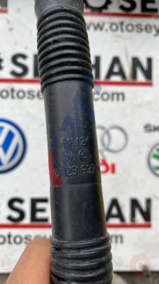 1K0129637D vw passat jetta 1.6 tdi hava filtre kutusu alt borusu