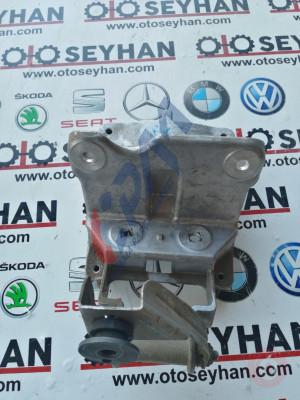 1T0419250A volkswagen caddy 2005 direksiyon kolonu baglantı braketi