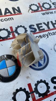 52165 0D050 toyota yaris 2012 arka tampon braketi sağ