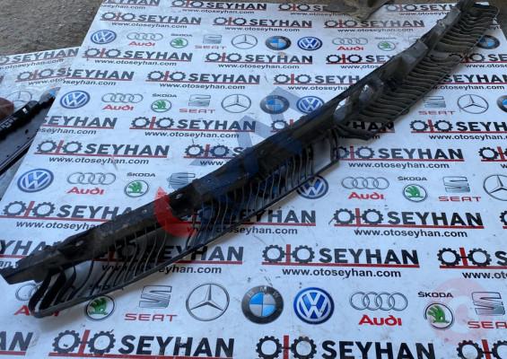 5NA807863 volkswagen tiguan 2017 arka tampon braketi büyük orta