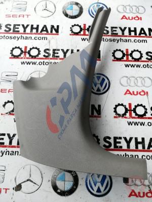 8P0867272B audi a3 sportback 2008 sağ ön direk alt kaplaması