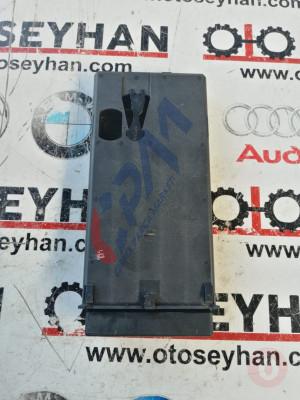 8P0941561 audi a3 sportback 2008 orta konsol kartlık eşya bölmesi