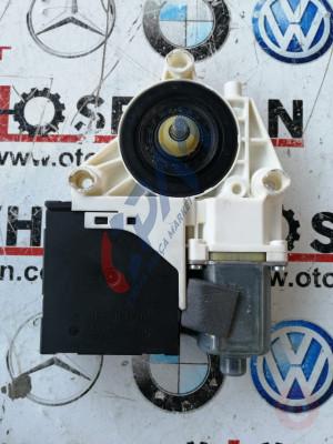 8P0959802K audi a3 2008 sağ ön kapı cam motoru