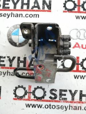 8E0831412E audi a3 2008 sağ ön kapı alt menteşe