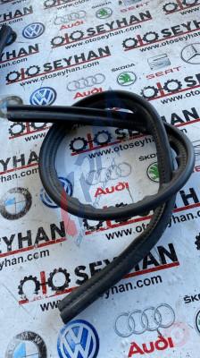 8P0823723A audi a3 2008 ön cam ızgarası kaput lastiği