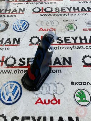 8P0886197A audi a3 sportback 2008 arka koltuk bağlantı kapağı