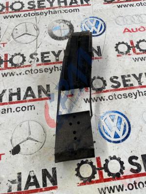 1K0201958A audi a3 sportback 2008 yakıt borusu korucuyu alt braketi