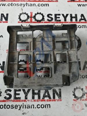 8P0906131 audi a3 2008 motor beyni tutucu yuvası