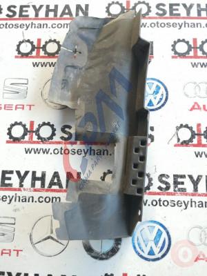 8P4121284B audi a3 2008 ön panel radyatör davlumbazı sağ