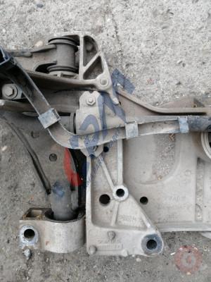 1K0199295E vw golf 5 travers sol tabla bağlantı braketi