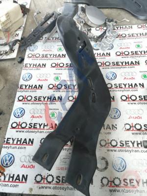 1K0819806D vw golf 5 sağ arka ayak havalandırma borusu