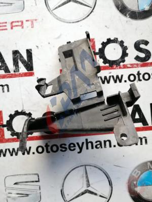 8P4837349 audi a3 2008 sol ön kapı iç bağlantı braketi