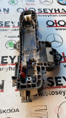 A2047600834 mercedes c180 w204 sağ ön kapı açma kolu braketi